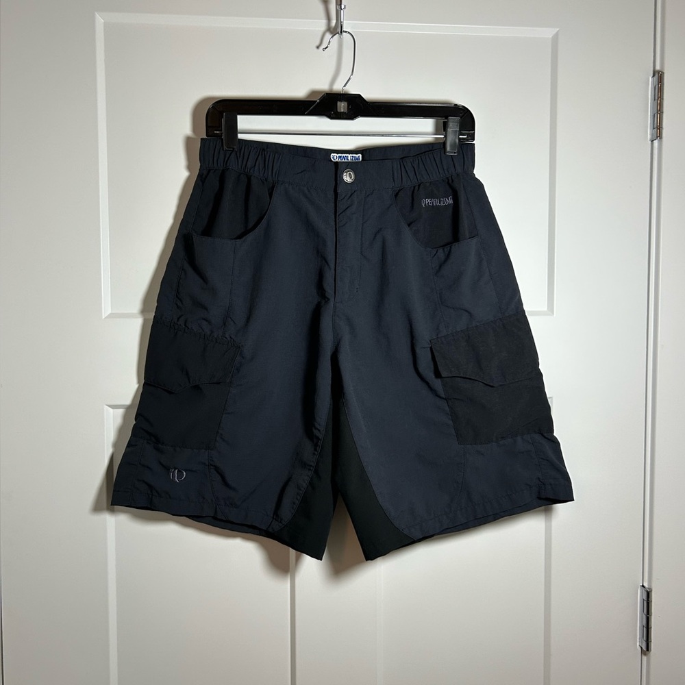 Men’s Pearl Izumi cycling cargo shorts